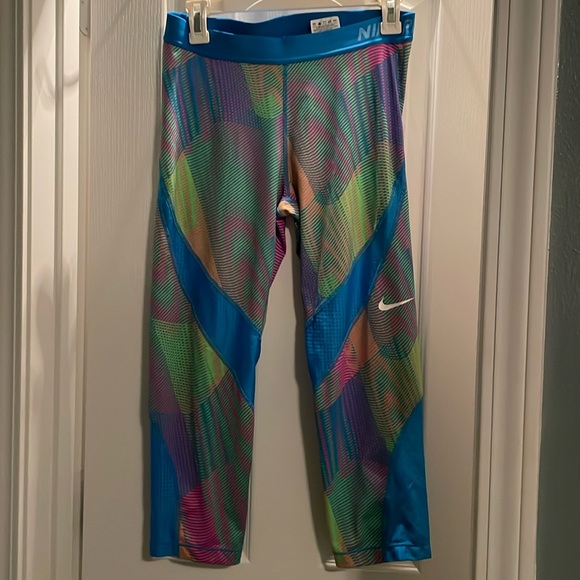 Nike Pro Capris Womens Size L Hypercool Frequency Training Leggings - Picture 1 of 5
